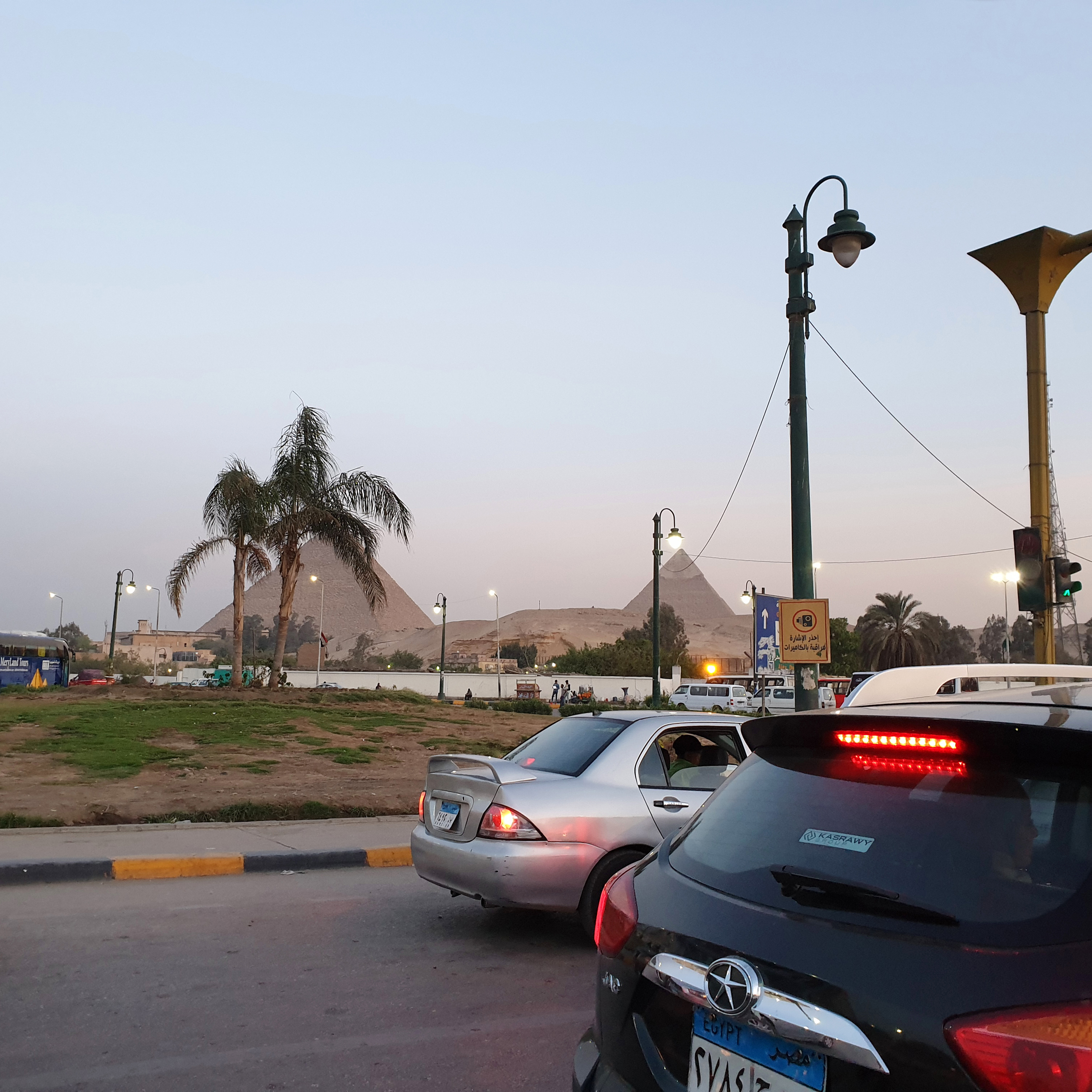 Gizeh - route des Pyramides