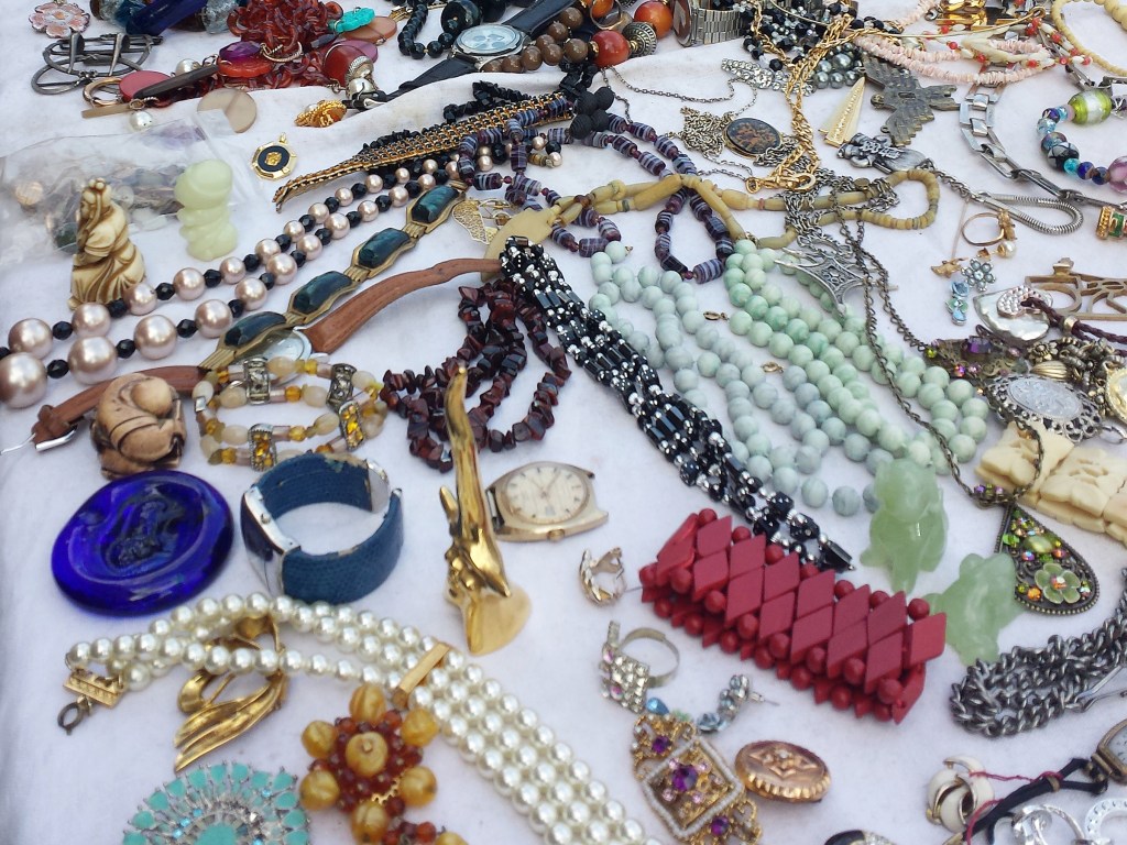 Vintage vs. seconde main : quelle différence ?